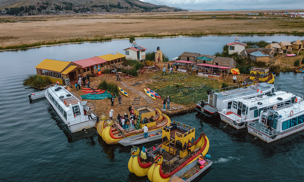 islas flotantes, lago titicaca